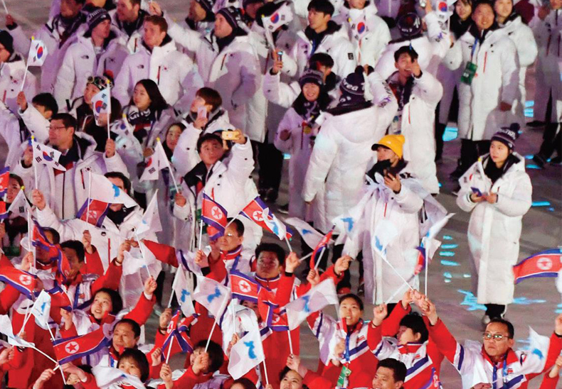 남북은 문산~개성 간 경의선 철도 연결구간과 동해선 철도 연결구간을 공동 점검하기로 합의했다. 사진은 정동진역 부근의 동해선 철도 모습.