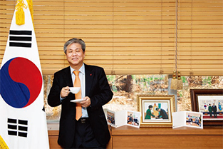 배정호 사무처장