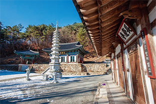 승병의 거처였던 남한산성의 9개 사찰 중 하나인 장경사.