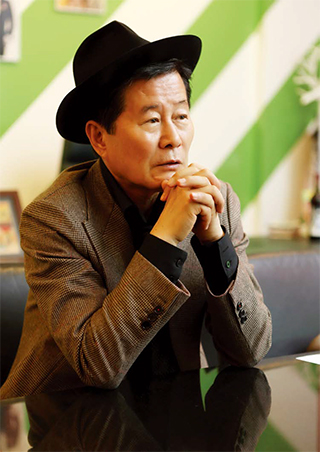 가수 태진아 